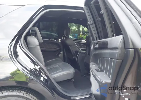 2015 Mercedes-Benz Ml 63 Amg 4Matic z USA, uszkodzony, nr VIN 4JGDA7EB2FA538652